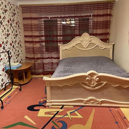 Михайлівська квартира Житомир Экстерьер фото